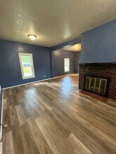 121 1st St NW in Oelwein, IA - Foto de edificio - Building Photo