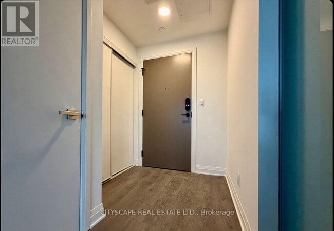 4015 The Exchange in Mississauga, ON - Building Photo - Building Photo