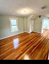 24 Fairview St in Windsor Locks, CT - Building Photo - Building Photo