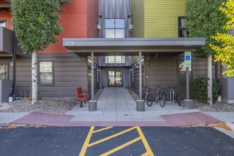 228 S Cottonwood Rd in Bozeman, MT - Building Photo - Building Photo