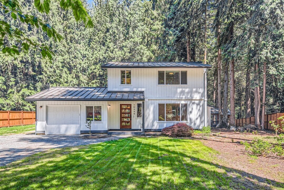 10448 320th Ave NE in Carnation, WA - Building Photo