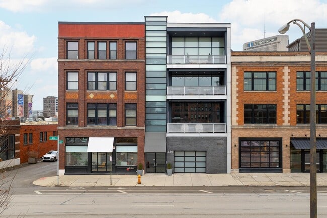 225 N 4th St in Columbus, OH - Building Photo - Building Photo