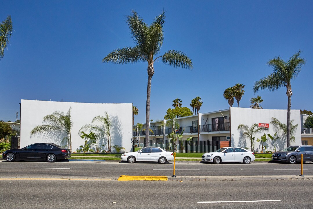 1740 Redondo in Long Beach, CA - Foto de edificio