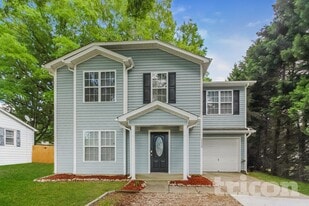 1110 Hipp Rd in Charlotte, NC - Building Photo