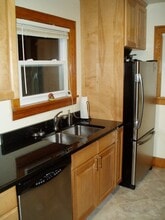 28 Olive Ct in Iowa City, IA - Building Photo - Building Photo