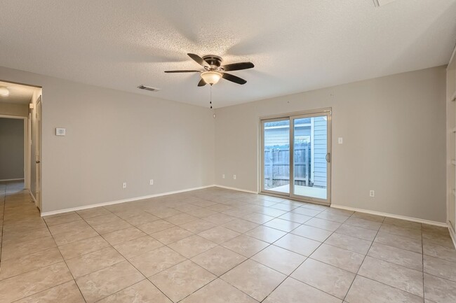 7818 Winterstone Dr in San Antonio, TX - Building Photo - Building Photo
