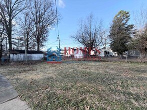 713 Ravenswood Dr in Evansville, IN - Building Photo - Building Photo