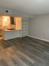 5612 Hillsdale Blvd in Sacramento, CA - Building Photo - Building Photo