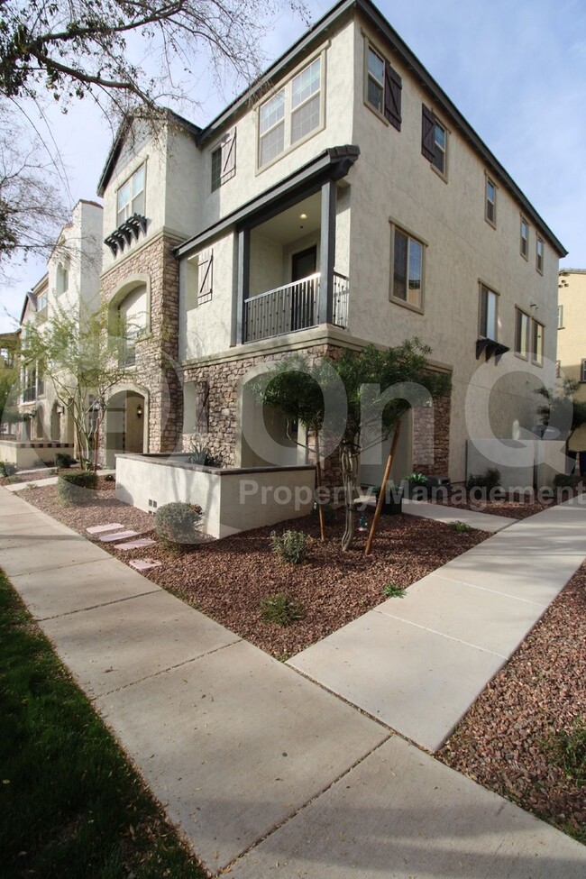 property at 1731 E Dogwood Ln