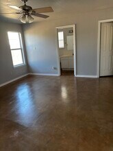 1115 Oakridge Dr in Blanco, TX - Building Photo - Building Photo