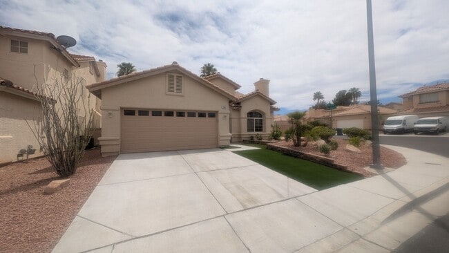 1061 Coral Desert Dr in Las Vegas, NV - Building Photo - Building Photo