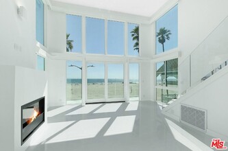 2419 Ocean Front Walk in Los Angeles, CA - Building Photo - Building Photo