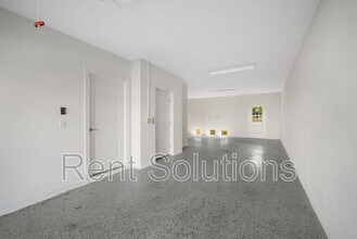 4055 Rocky Shores Dr in Tampa, FL - Building Photo - Building Photo