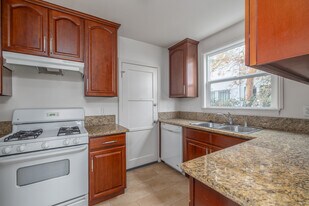 1438 S Sherbourne Dr in Los Angeles, CA - Building Photo