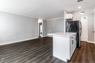 91 Wellesley Street in Toronto, ON - Building Photo - Interior Photo