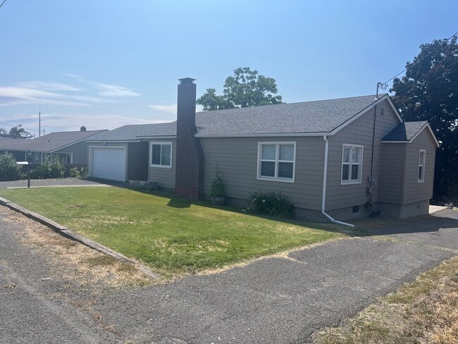 property at 501 Grandview Ave
