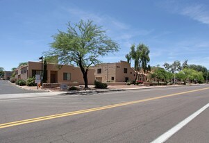 Pueblo Santa Fe in Chandler, AZ - Building Photo