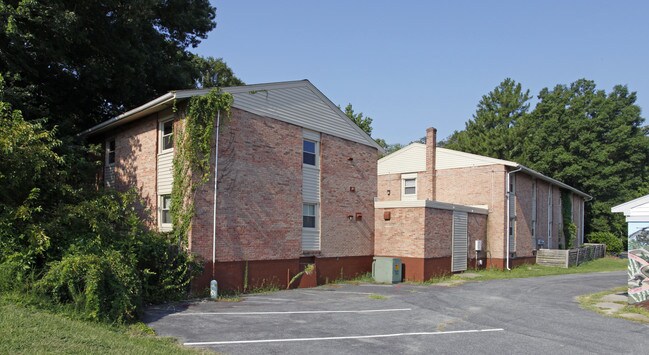 The Townhouses of Eastwood in Newport News, VA - Building Photo - Building Photo