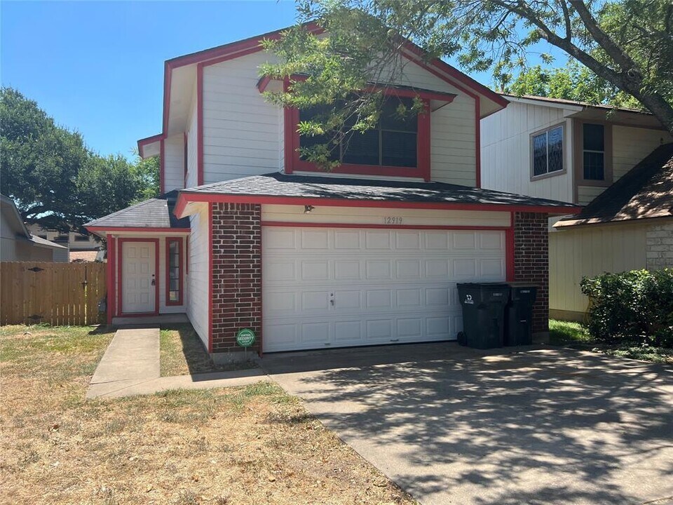 12919 Humphrey Dr in Austin, TX - Building Photo