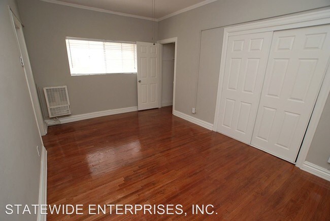 985 S Oxford Ave in Los Angeles, CA - Foto de edificio - Building Photo