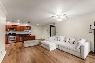 304 Madison Ct in Smyrna, GA - Building Photo - Building Photo
