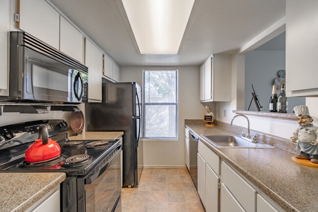Canterbury Woods Apartments