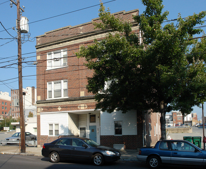 531-533 W Walnut St in Allentown, PA - Building Photo