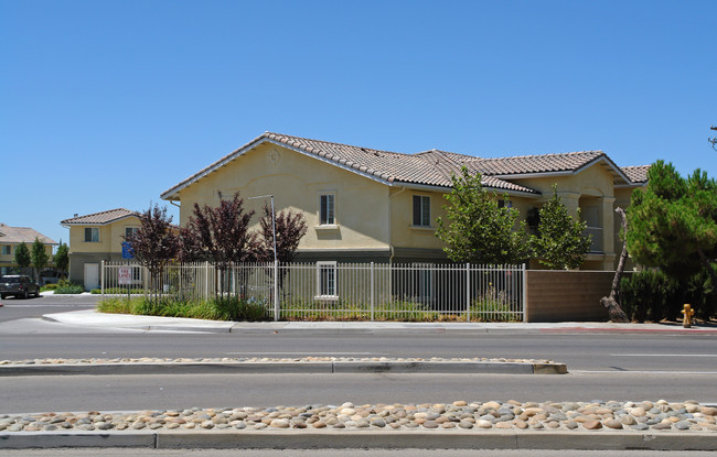 Villa Rose Apartments in Selma, CA - Building Photo - Building Photo