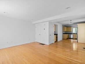 40 Brattle St in Arlington, MA - Foto de edificio - Building Photo