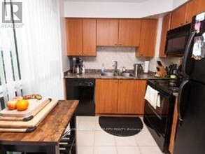 235-235 Sherway Gardens Rd in Toronto, ON - Building Photo - Building Photo