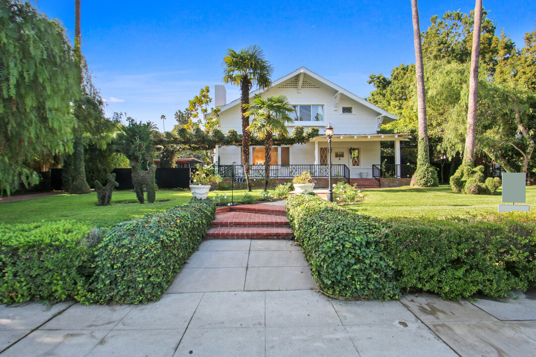 517 N CANON Dr in Beverly Hills, CA - Building Photo