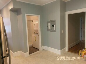 1293 Cambridge St, Unit 1 in Cambridge, MA - Foto de edificio - Building Photo
