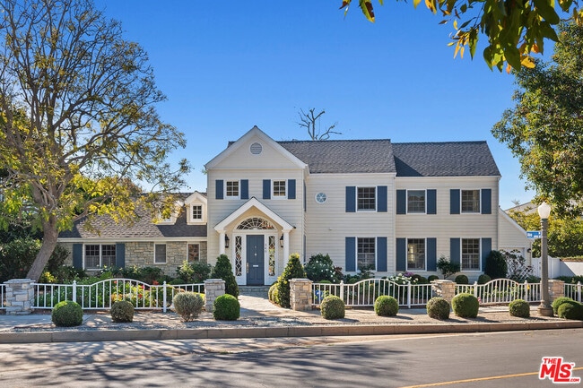 property at 360 Alma Real Dr