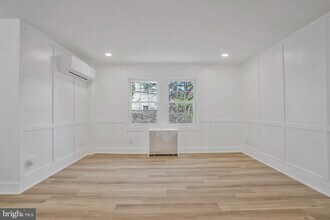 1217 N Kensington St in Arlington, VA - Foto de edificio - Building Photo