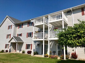 West Win Heights Apartments in Monroe, WI - Building Photo