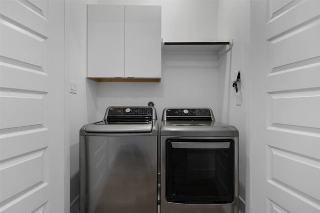 property at 513 Schweikhardt St