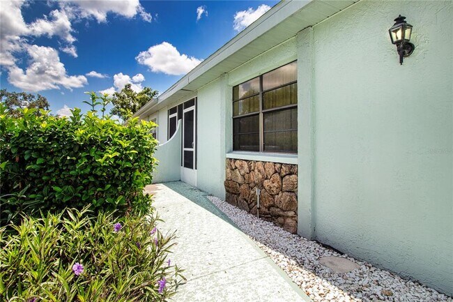 2429 Lancaster Dr in Sun City Center, FL - Building Photo - Building Photo