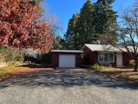 333 57th St in Springfield, OR - Foto de edificio - Building Photo