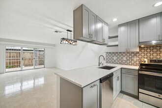 7821 Rue St Cyr St in Houston, TX - Building Photo - Building Photo