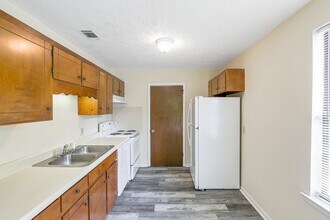 3499 McGavock Pike in Nashville, TN - Foto de edificio - Building Photo