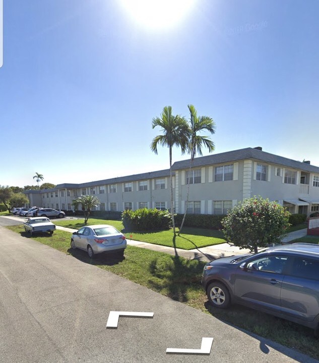 1520 McKinley St in Hollywood, FL - Building Photo
