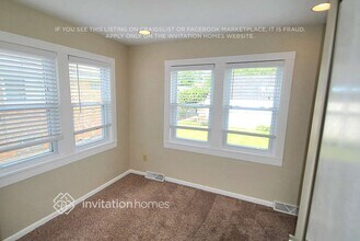 3242 N Oconto Ave in Chicago, IL - Foto de edificio - Building Photo