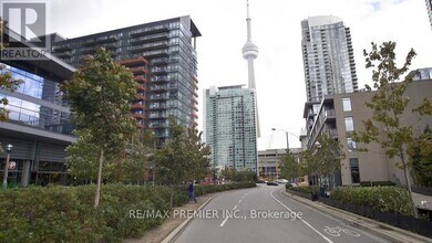 15 Iceboat Terr in Toronto, ON - Building Photo - Building Photo