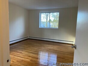 88 Gardner St, Unit 31 in Boston, MA - Building Photo - Building Photo