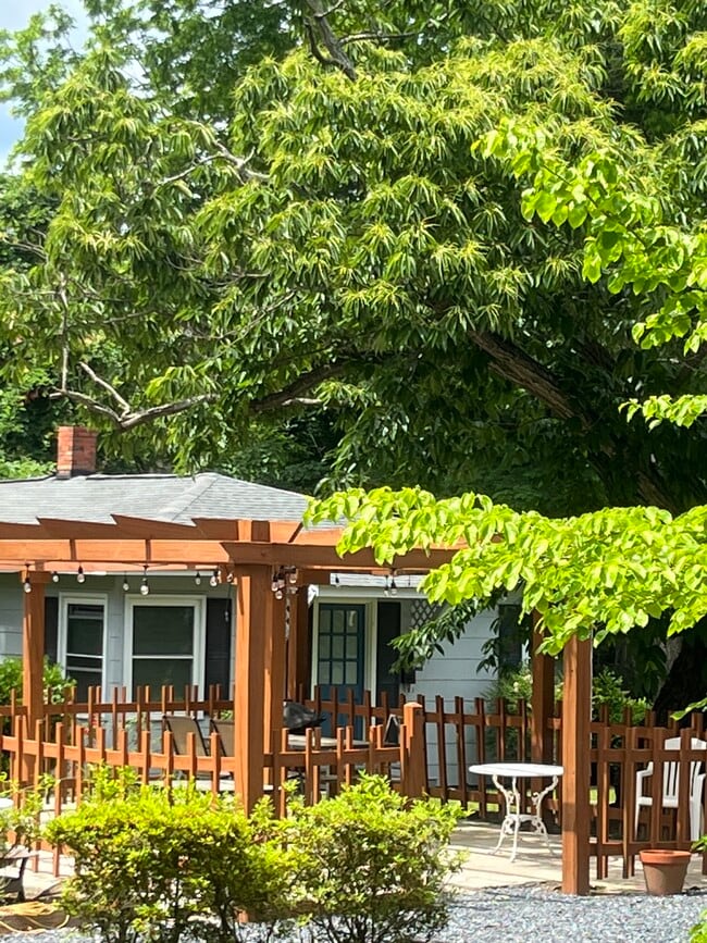 310 N Bennett St in Southern Pines, NC - Building Photo - Building Photo