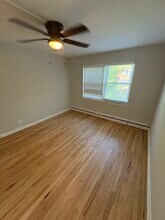 2104 W Farragut Ave-Unit -B2 in Chicago, IL - Building Photo - Building Photo