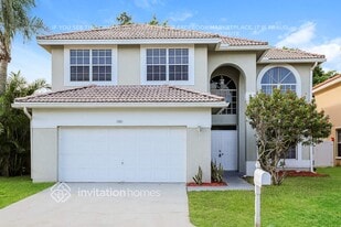 1081 Fairfax Cir W in Boynton Beach, FL - Building Photo