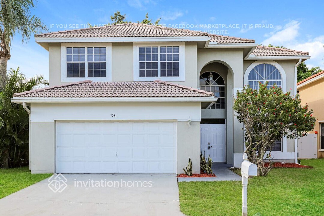 1081 Fairfax Cir W in Boynton Beach, FL - Foto de edificio