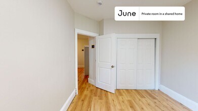 Room in Shared 5 bed/2 bath home in Boston, MA - Building Photo - Building Photo