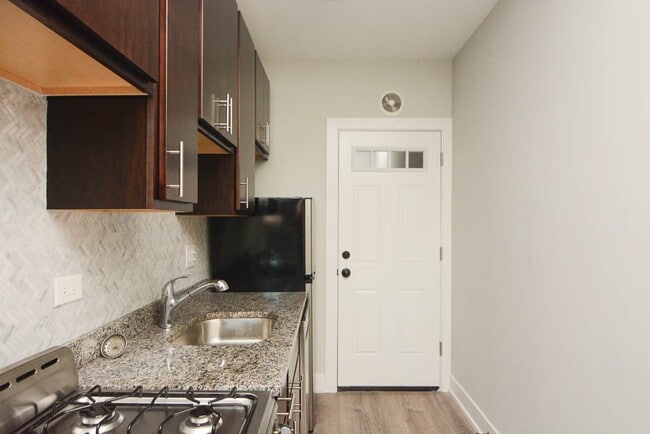 709 W Brompton Ave, Unit A04C in Chicago, IL - Building Photo - Building Photo
